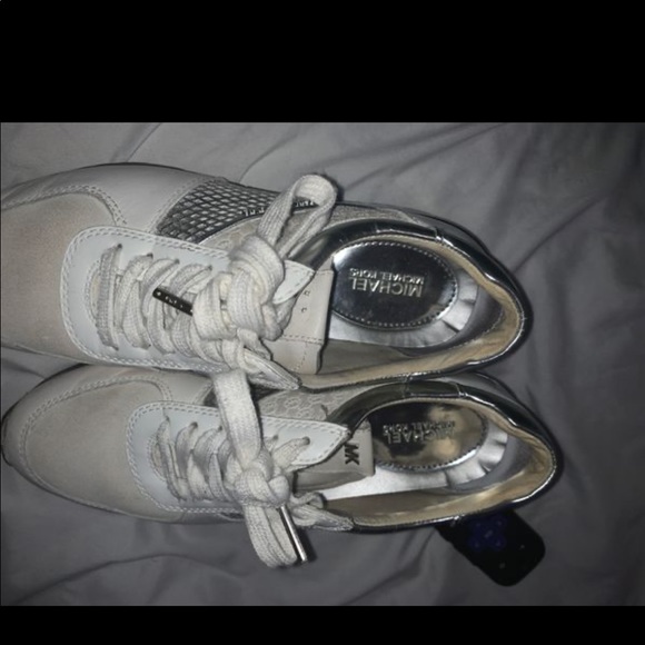 Shoes - Picture 2 of 3